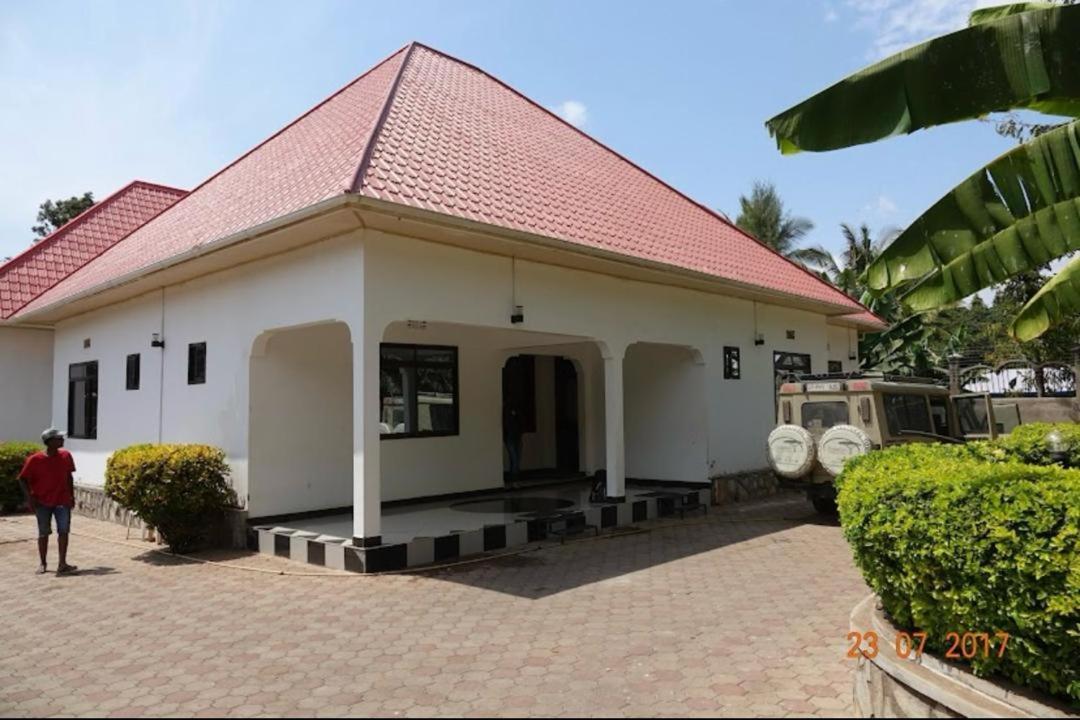 Parkbridge Resort Mto wa Mbu Luaran gambar